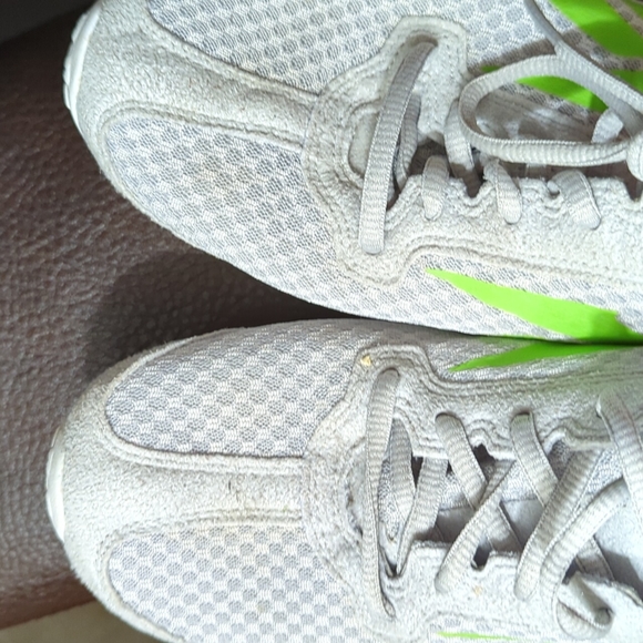 Ladies Reebok tennis shoes - Picture 7 of 7